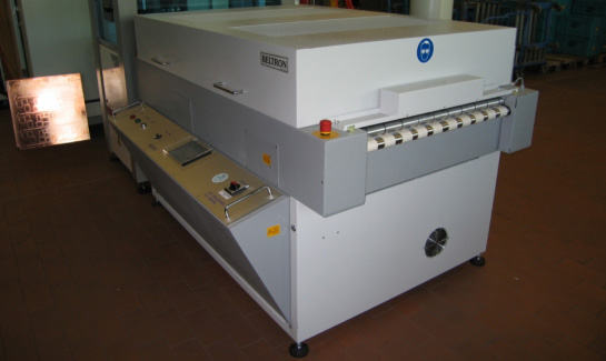 UV bump with parallel belt transport